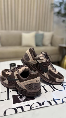 NIKE ZOOM VOMERO