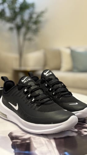 Nike Air Max Axis