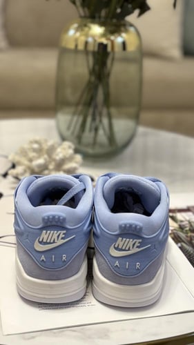 AIR JORDAN