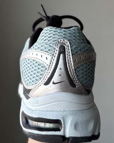 Wmns Air Max Moto 2K