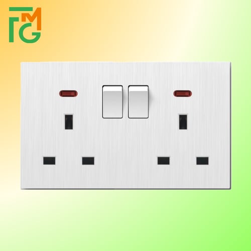 فيش S7 13A مزدوج + مفتاح + لمبة