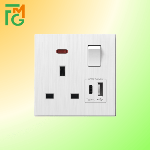 فيش S7 13A + مفتاح + لمبة + 2 شاحن نوع A+C