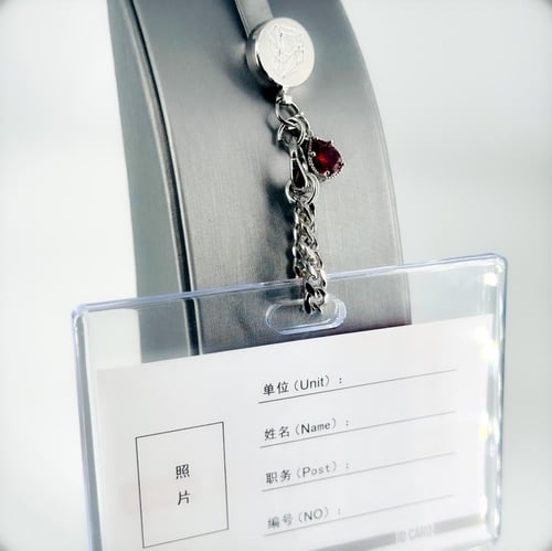 Id holderbrooch-silver&deepred