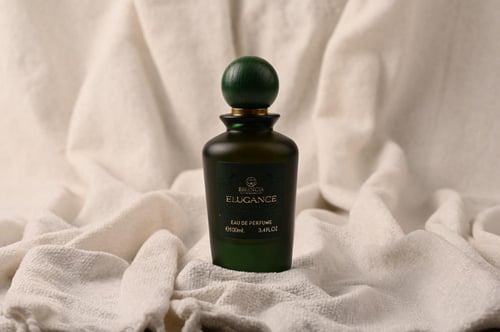 عطر الوجينس من إسنسيا