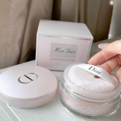 Miss dior powder