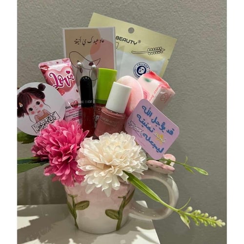 كوب انيق مع باقه ميك اب