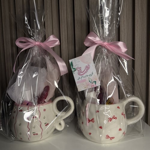 أنوثه في كوب