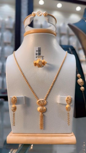 بكج العروس المكون من 15 قطعه فاخره ذهب صافي عيار 2...