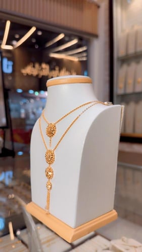 تركيبة جميل من عقد كرسي جابر 3 ادوار ذهب صافي عيار...