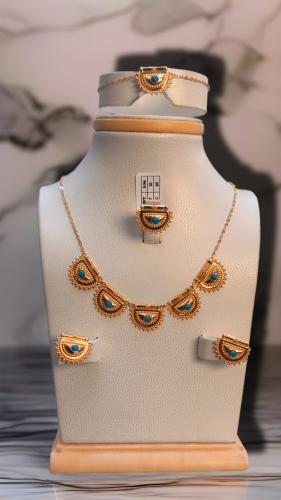 طقم البراشي مطعم بحجر الفيروز الازرق الجميل ذهب صا...