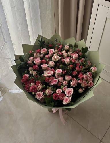 بوكيه فوشي وبينك ٢٠ غصن بيبي روز