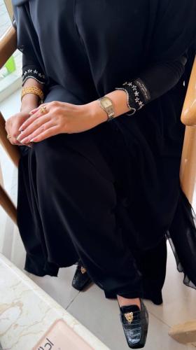 Abaya of high status