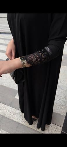 Naifa abaya