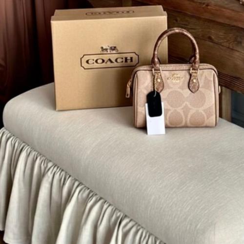 Coach Rawan Beige