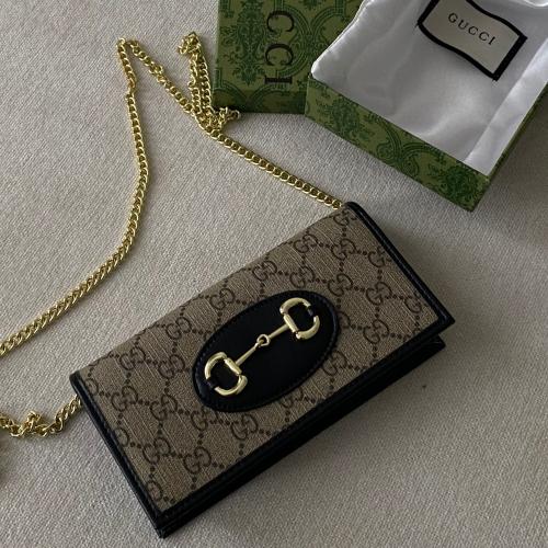 قوتشي أسود Supreme