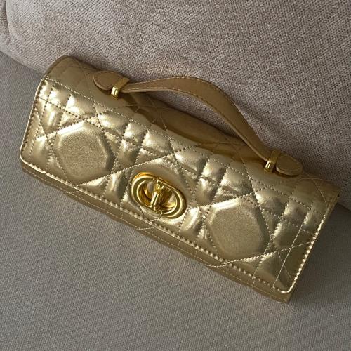مس كارو Dior