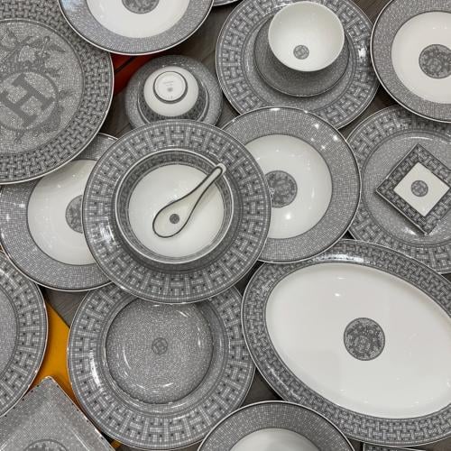 طقم سفرة فاخر موزاييك البلاتينيوم/البلاتين Hermès Mosaïque au 24 Platinum