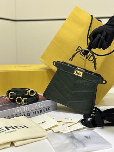 FENDI Peekaboo ISeeU Petite