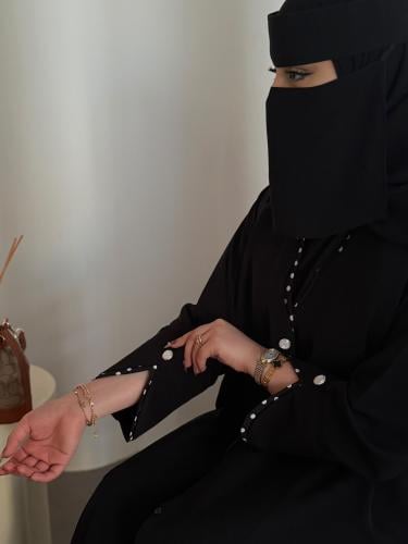 عباية منقطة