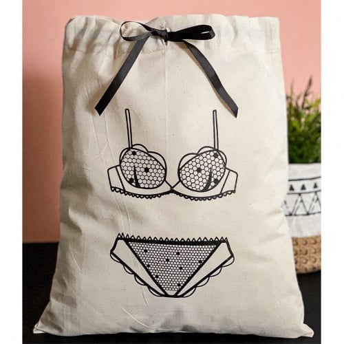 ملابس داخلية