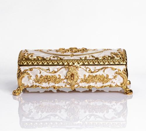 بوكس الميناء( للعود و المجوهرات )