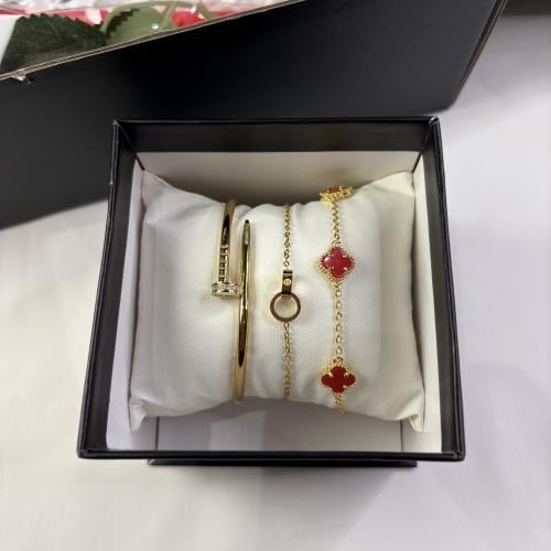 تنسيق ثلاث اساور