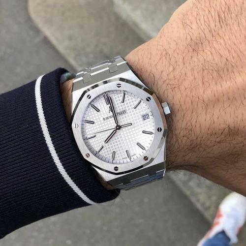 ساعة أوديمار بيغيه رويال أوك Royal Oak