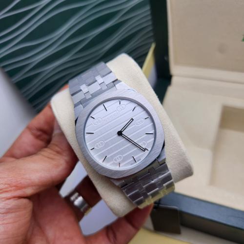 ساعات قوتشي رجاليه H25 اتوماتيك