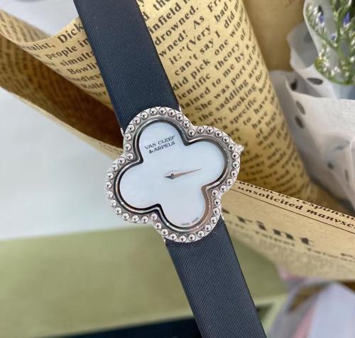ساعة فان كليف | Van Cleef Alhambra watch