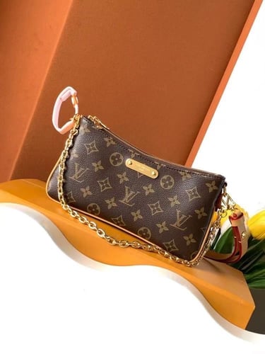 شنطة لويس فيتون مونوجرام كروس بودي | Louis Vuitton...