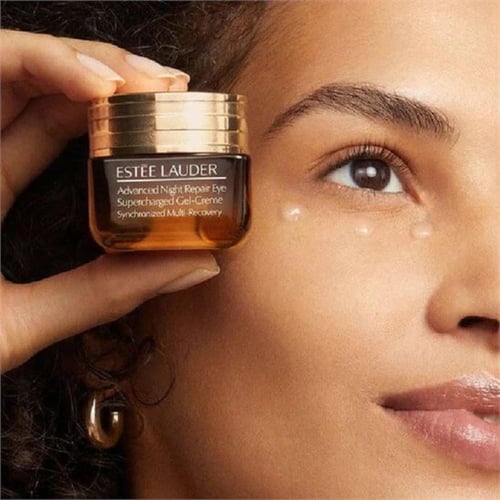 مجموعة العناية الليلية المتقدمة للعين من استي لودر...