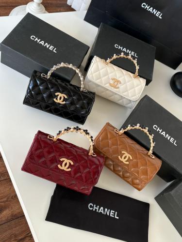 شنطة الكرستال - CHANEL