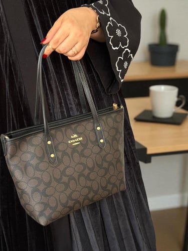 شنطة كوتش توت الكلاسيكية مقاس ميني