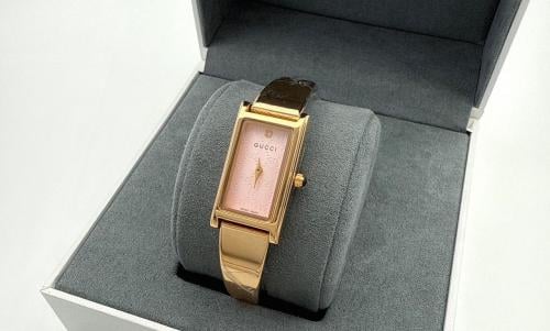 ساعة قوتشي النسائية