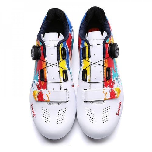 حذاء سانتك بفتحات تهوية بتصميم عصري ملون