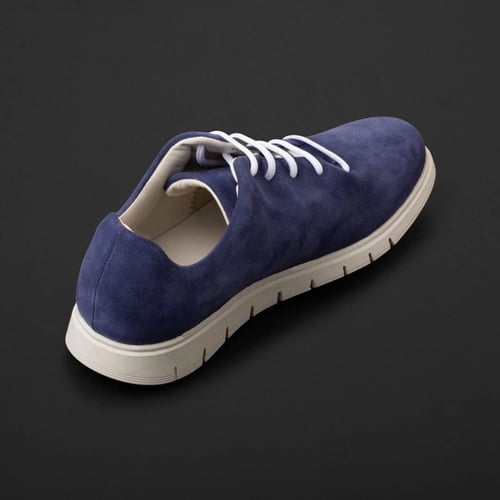 حذاء سنيكرز نقوة مخمل كحلي