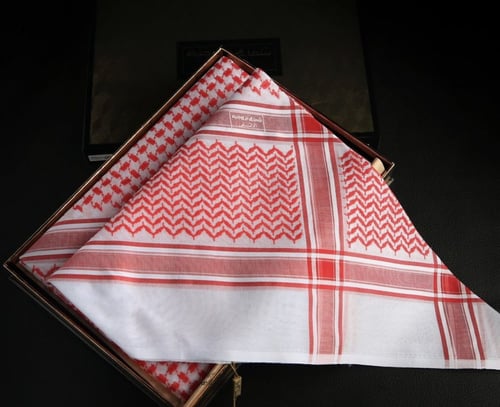 شماغ بروجيه الذهبي OC