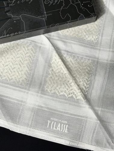 شماغ Alviero Martini بيج الفاخر 2026