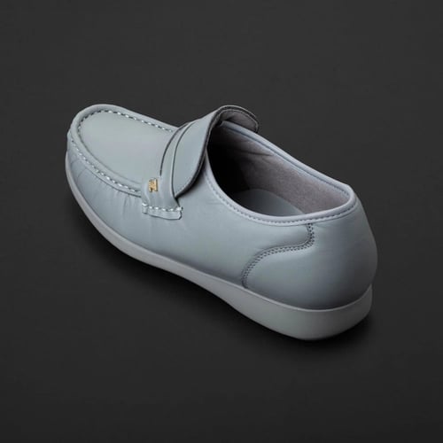 حذاء لوفر رصاصي من نقوة