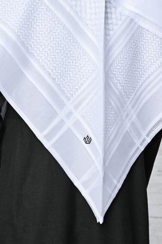 شماغ التاج ابيض بلاك