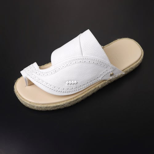 حذاء نقوة ماربيا ابيض نقشة