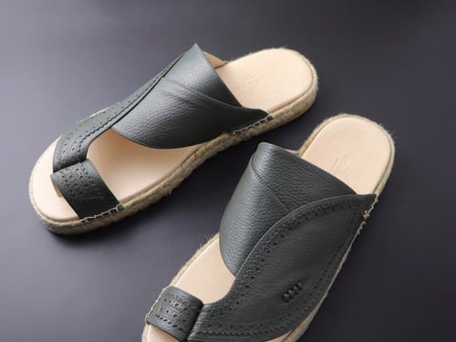 حذاء نقوة ماربيا زيتي نقشة