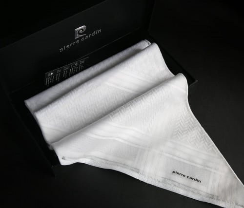 شماغ بيير كاردان أبيض كلاسيك