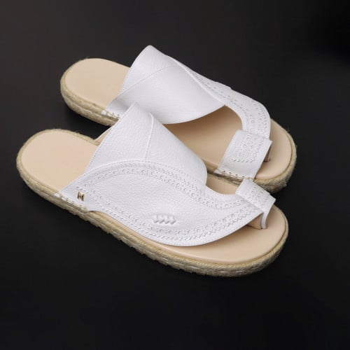 حذاء نقوة ماربيا ابيض نقشة