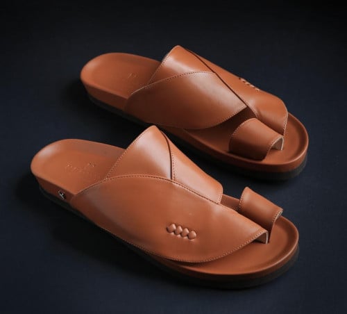 حذاء نقوة غرناطة بني فاتح