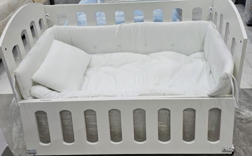 Baby crib cover with barriers