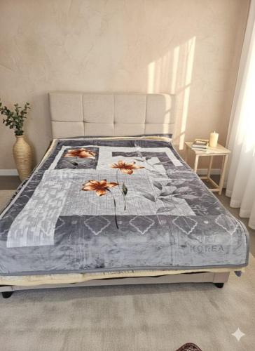 Winter double blanket (two layers) size one and a half person - weight 4 kilograms for excellent warmth and stability - size 160×2...