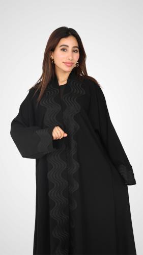 RV08 - عباية سوداء بكلفة مموجة