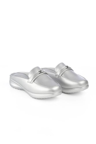 حذاء كعب متوسط طبي مفتوح من الخلف بدون لمعة يتوسطه...