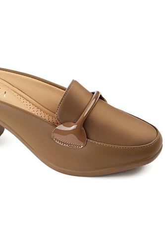 حذاء كعب متوسط طبي مفتوح من الخلف بدون لمعة وكعب م...